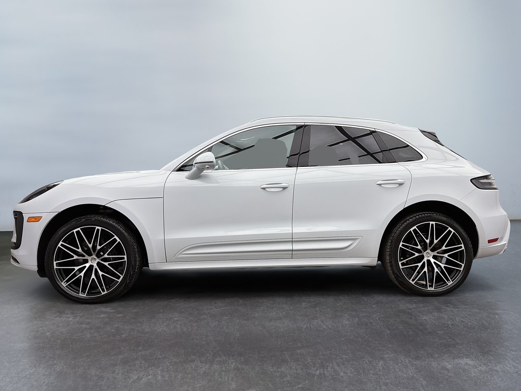 Porsche Macan Premium Package Plus 2023 à Laval, Québec - 2 - w1024h768px
