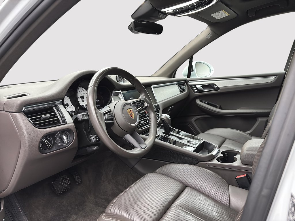 Porsche Macan Premium Package Plus 2023 à Laval, Québec - 14 - w1024h768px