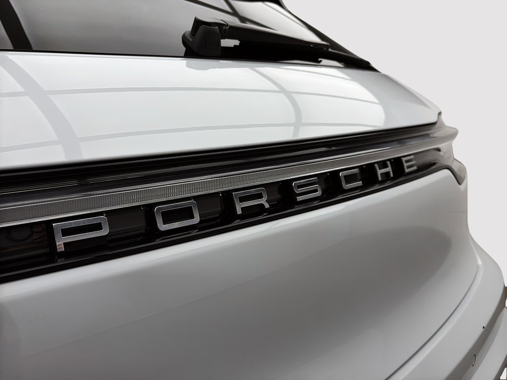 Porsche Macan Premium Package Plus 2023 à Laval, Québec - 10 - w1024h768px