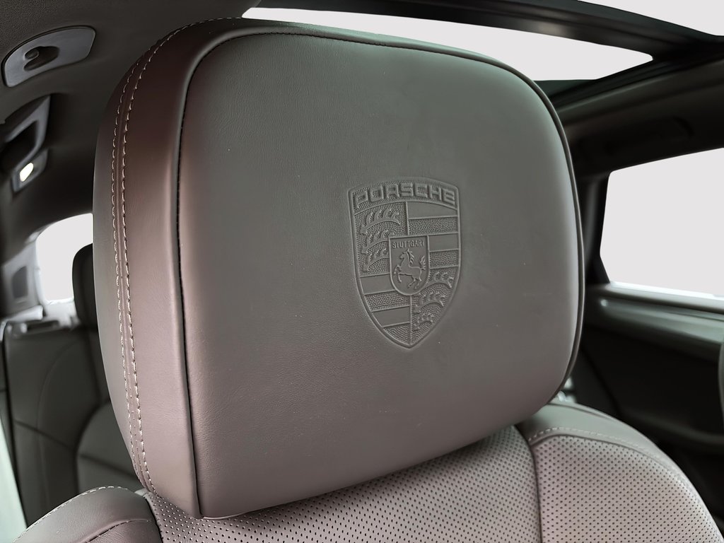 Porsche Macan Premium Package Plus 2023 à Laval, Québec - 26 - w1024h768px