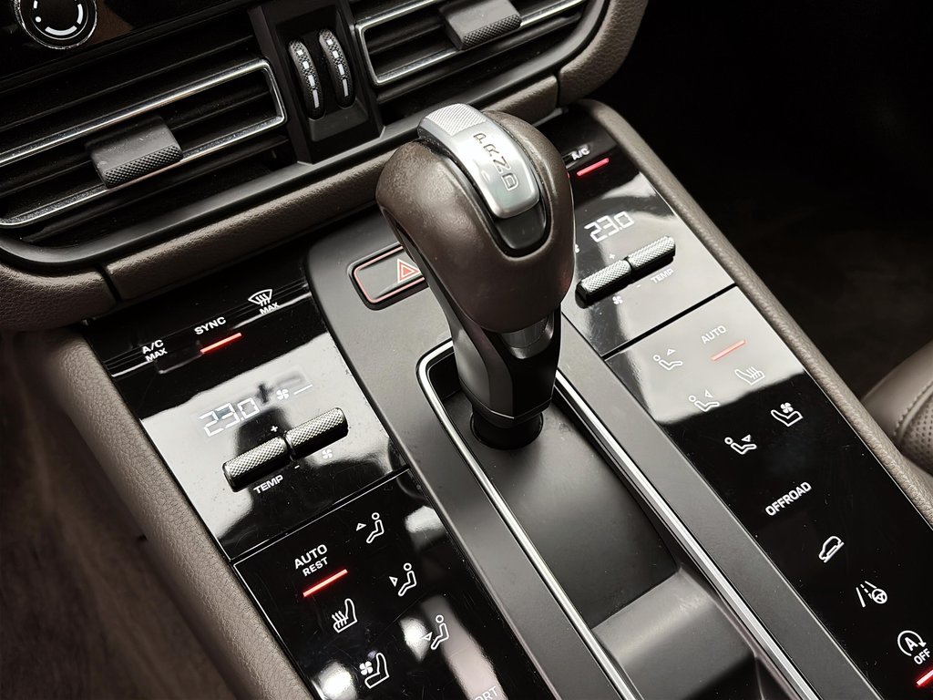 Porsche Macan Premium Package Plus 2023 à Laval, Québec - 19 - w1024h768px