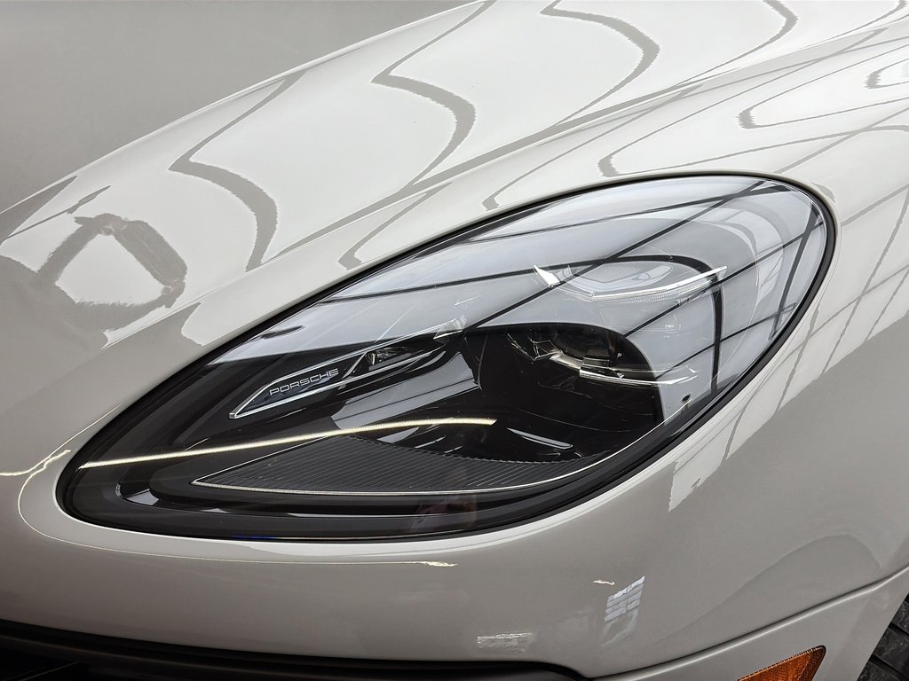 2023 Porsche Macan S V6 Premium Package Plus in Laval, Quebec - 9 - w1024h768px