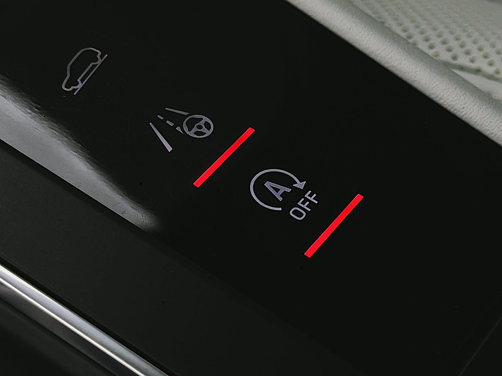 2023 Porsche Macan S V6 Premium Package Plus in Laval, Quebec - 22 - w1024h768px