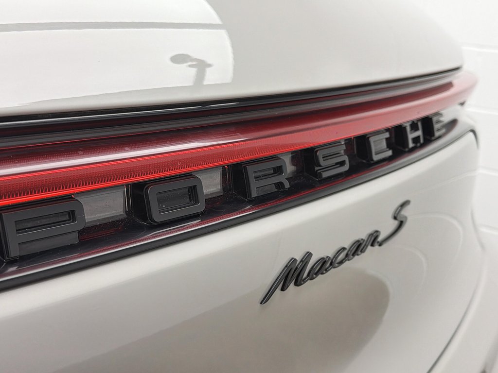 2023 Porsche Macan S V6 Premium Package Plus in Laval, Quebec - 8 - w1024h768px