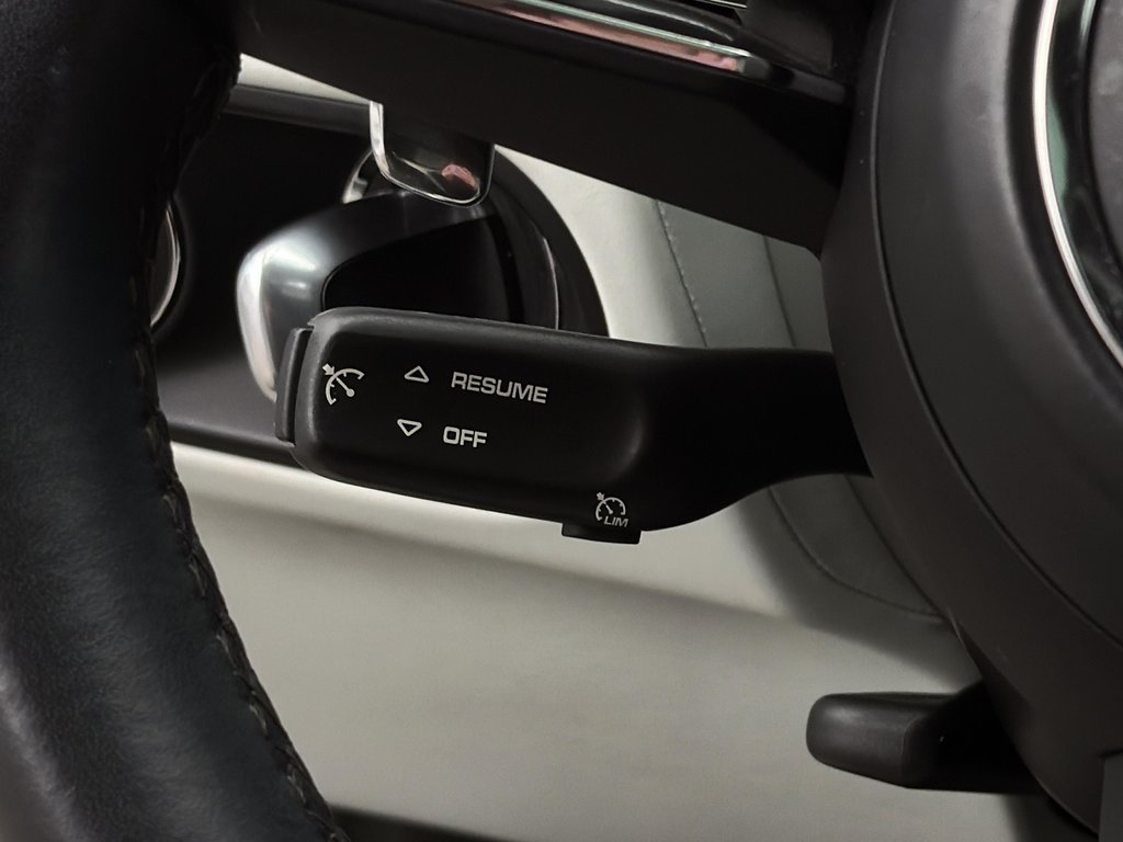 2023 Porsche Macan S V6 Premium Package Plus in Laval, Quebec - 17 - w1024h768px