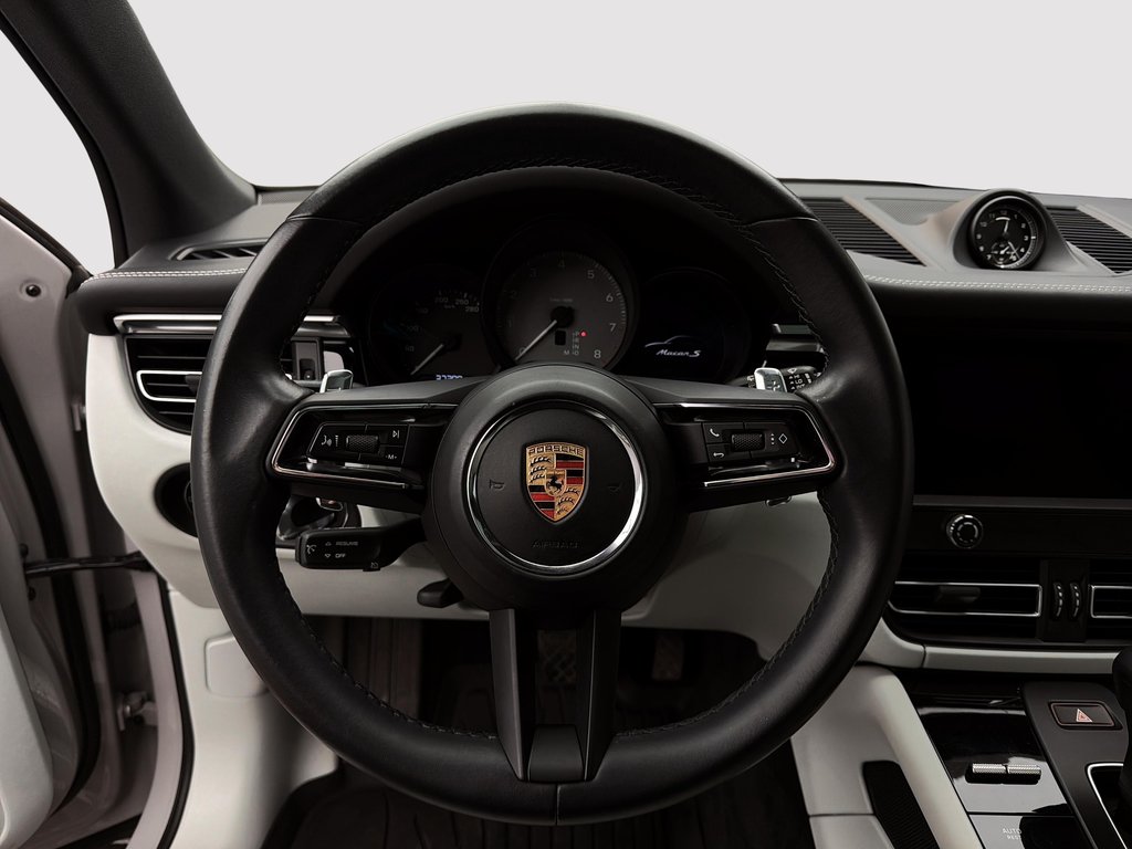 2023 Porsche Macan S V6 Premium Package Plus in Laval, Quebec - 16 - w1024h768px