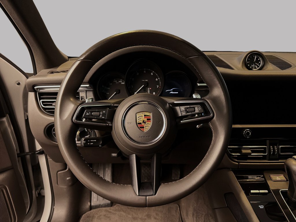 2023 Porsche Macan Premium Package Plus in Laval, Quebec - 15 - w1024h768px