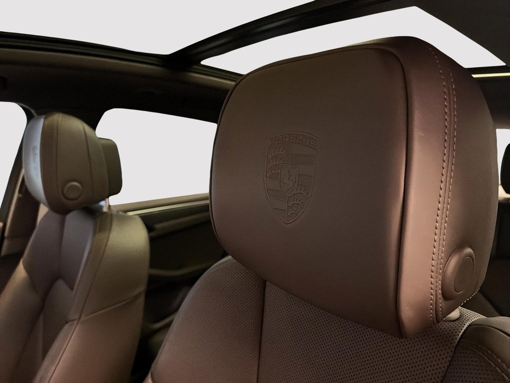 2023 Porsche Macan Premium Package Plus in Laval, Quebec - 25 - w1024h768px