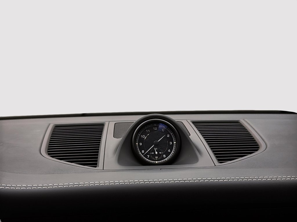 2023 Porsche Macan AWD in Laval, Quebec - 17 - w1024h768px