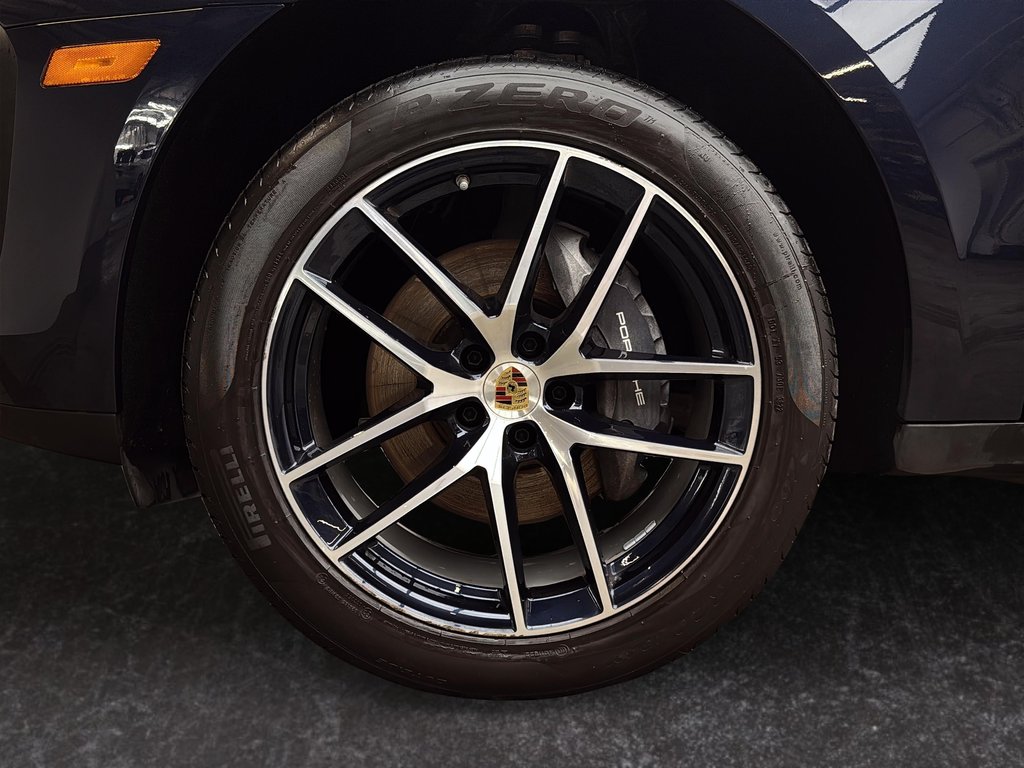 2023 Porsche Macan AWD in Laval, Quebec - 11 - w1024h768px