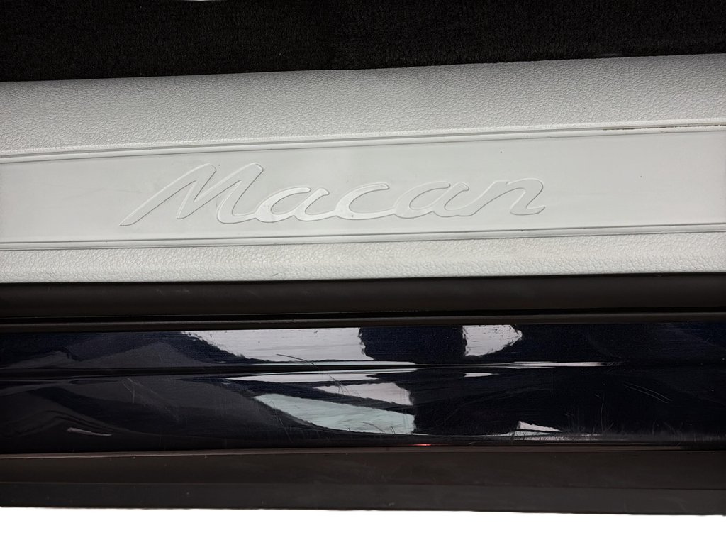 2023 Porsche Macan AWD in Laval, Quebec - 31 - w1024h768px