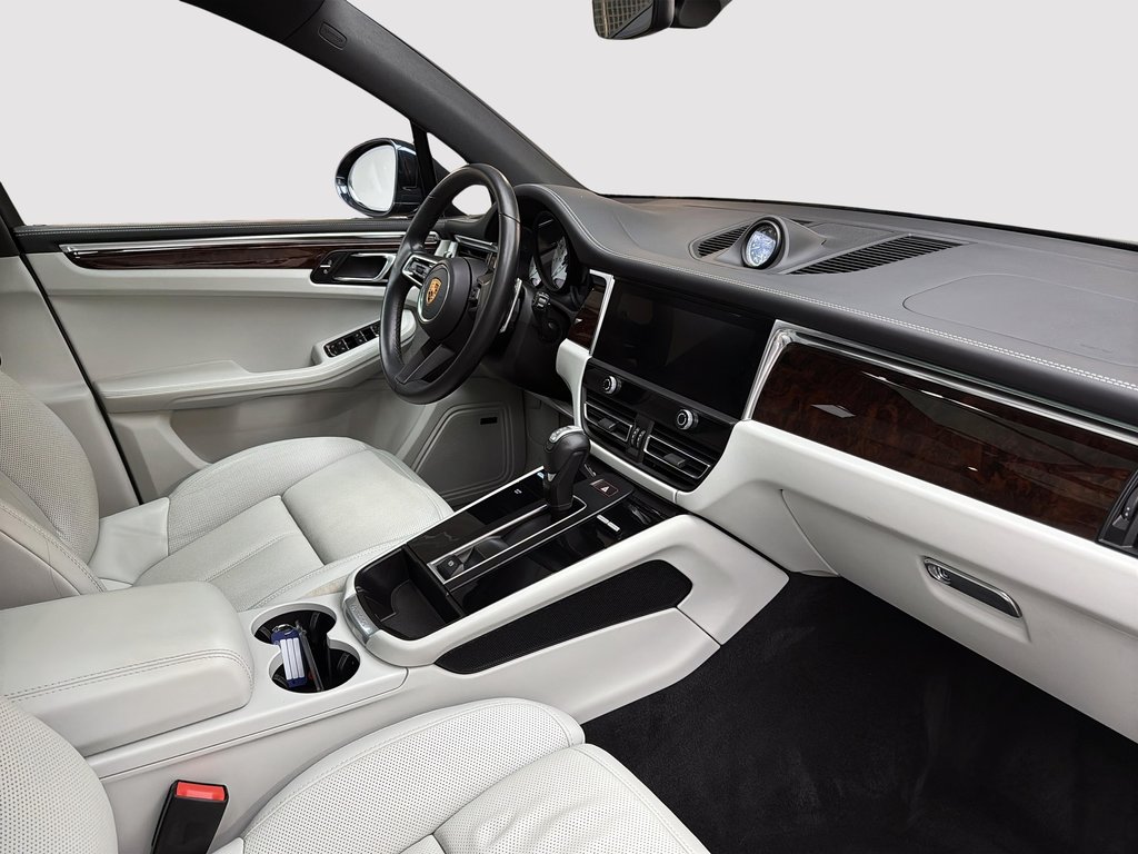 2023 Porsche Macan AWD in Laval, Quebec - 26 - w1024h768px