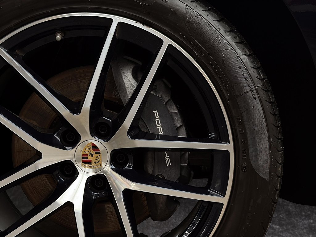 2023 Porsche Macan AWD in Laval, Quebec - 12 - w1024h768px