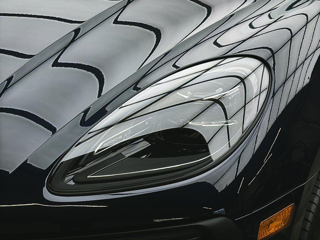 2023 Porsche Macan AWD in Laval, Quebec - 9 - w1024h768px