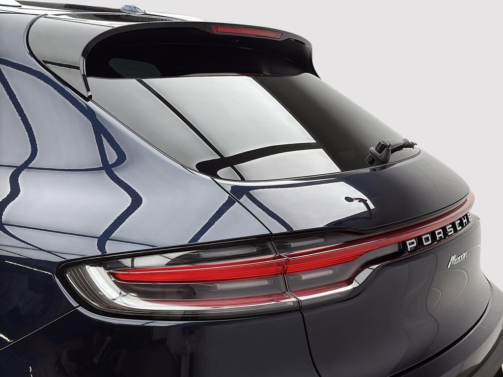 2023 Porsche Macan AWD in Laval, Quebec - 10 - w1024h768px