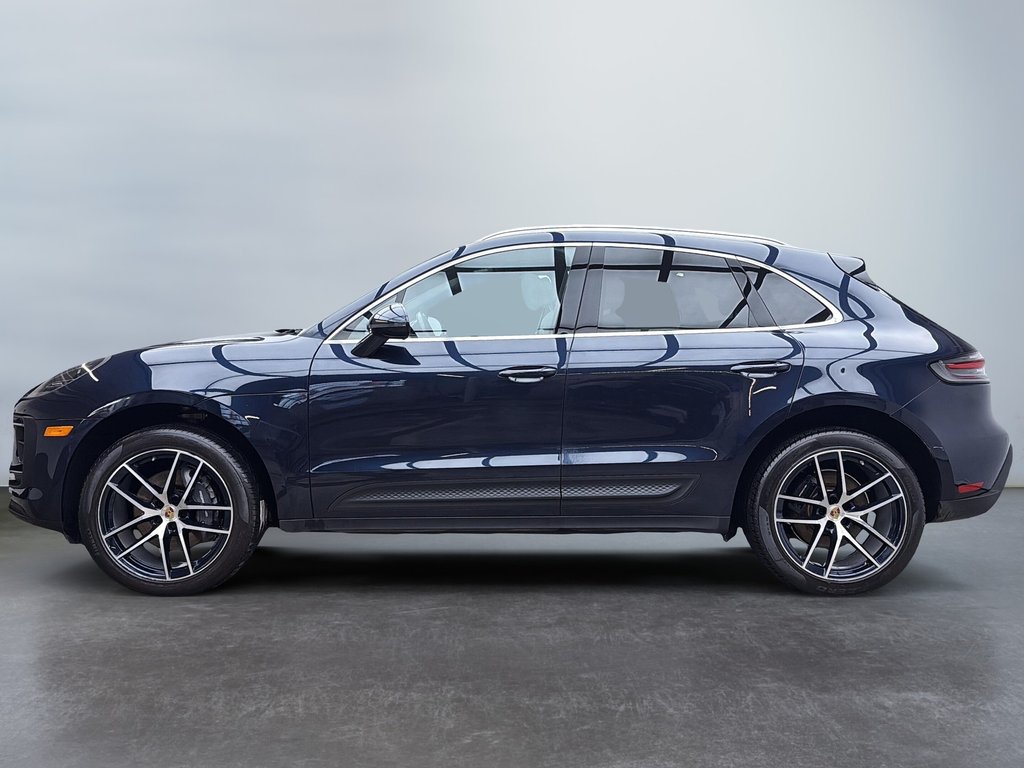 2023 Porsche Macan AWD in Laval, Quebec - 2 - w1024h768px