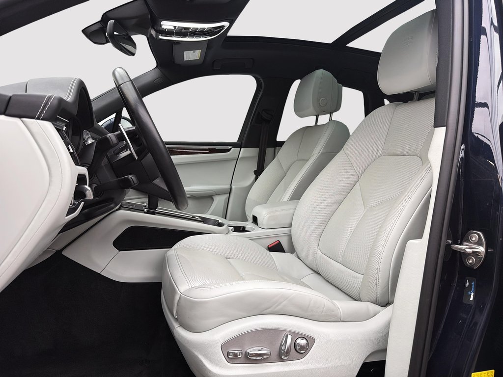 2023 Porsche Macan AWD in Laval, Quebec - 21 - w1024h768px