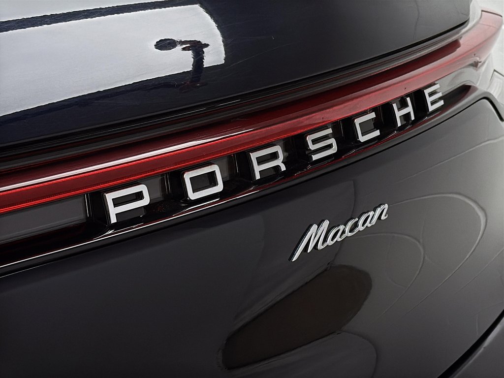 2023 Porsche Macan AWD in Laval, Quebec - 8 - w1024h768px
