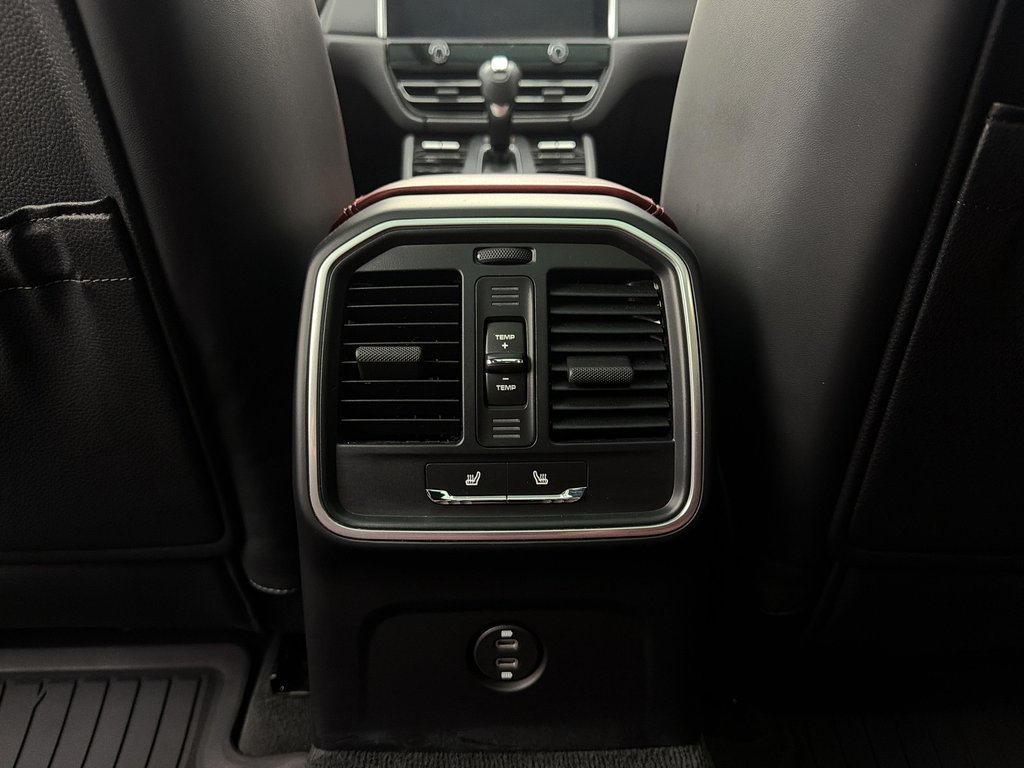 2023 Porsche Macan in Laval, Quebec - 27 - w1024h768px