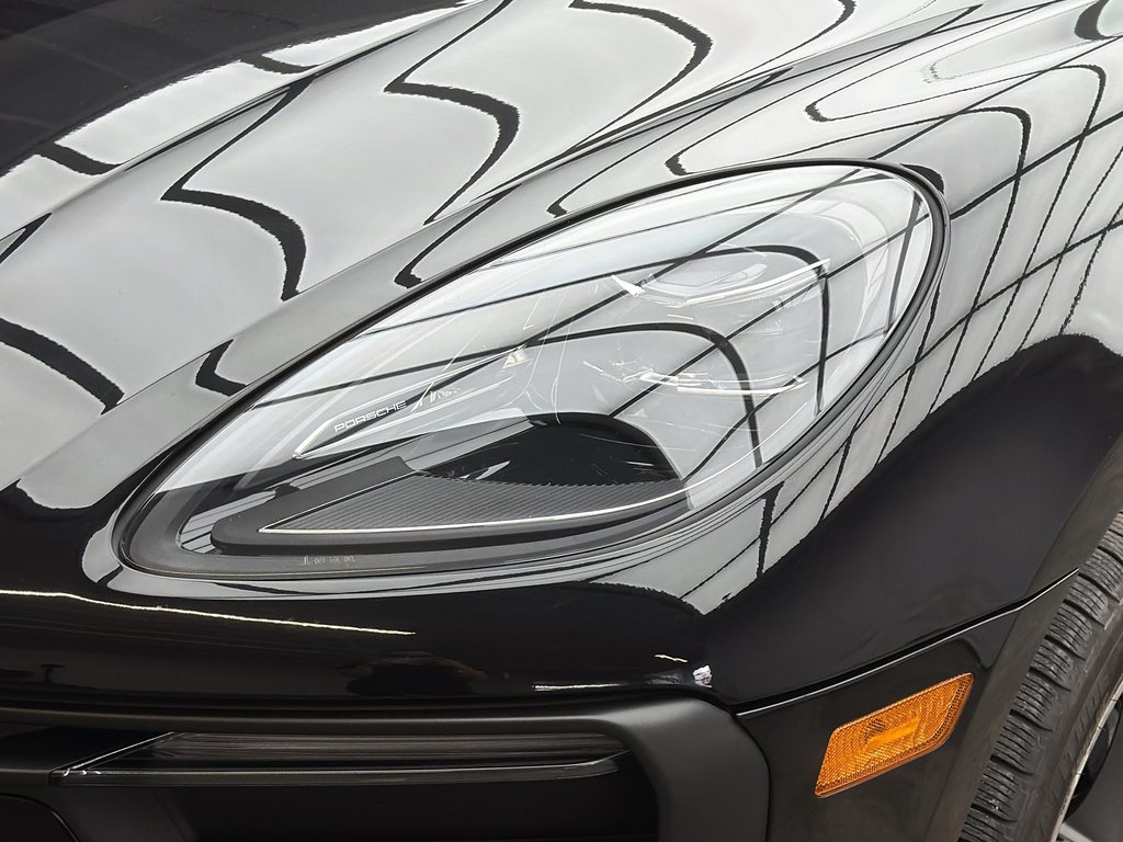2023 Porsche Macan in Laval, Quebec - 8 - w1024h768px