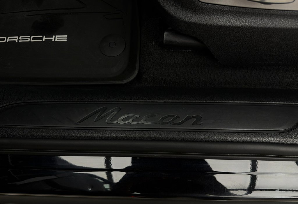 2023 Porsche Macan in Laval, Quebec - 32 - w1024h768px