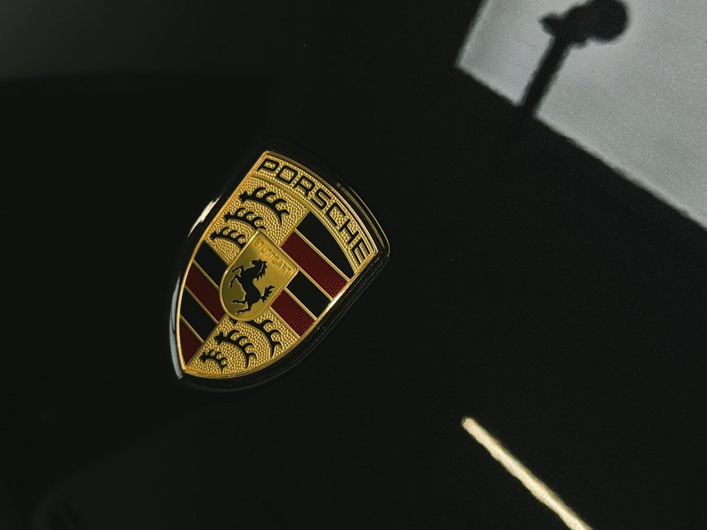 2023 Porsche Macan in Laval, Quebec - 6 - w1024h768px