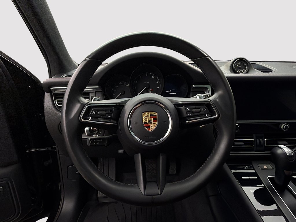 2023 Porsche Macan in Laval, Quebec - 16 - w1024h768px