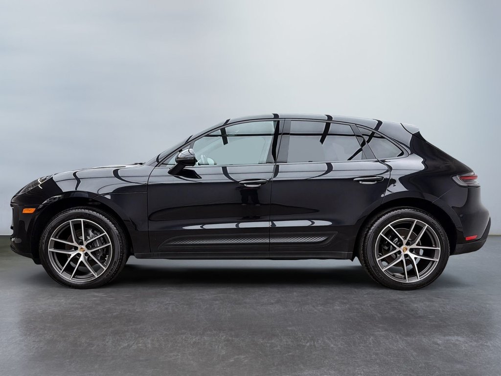 Porsche Macan  2023 à Laval, Québec - 2 - w1024h768px