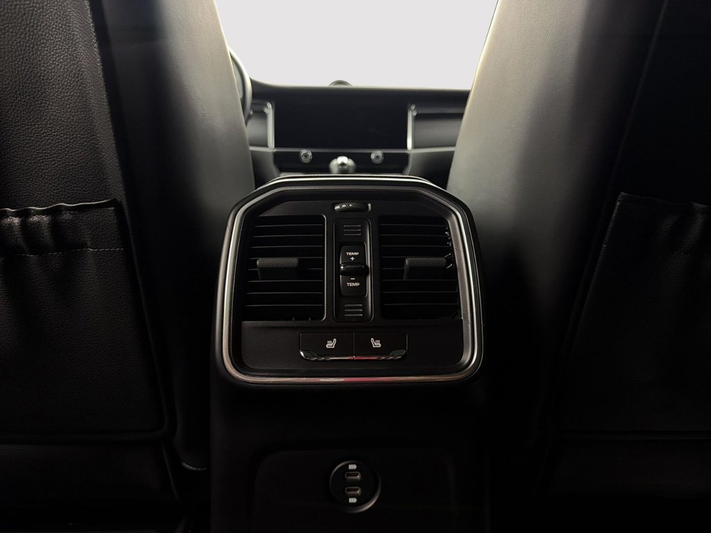 Porsche Macan  2023 à Laval, Québec - 26 - w1024h768px