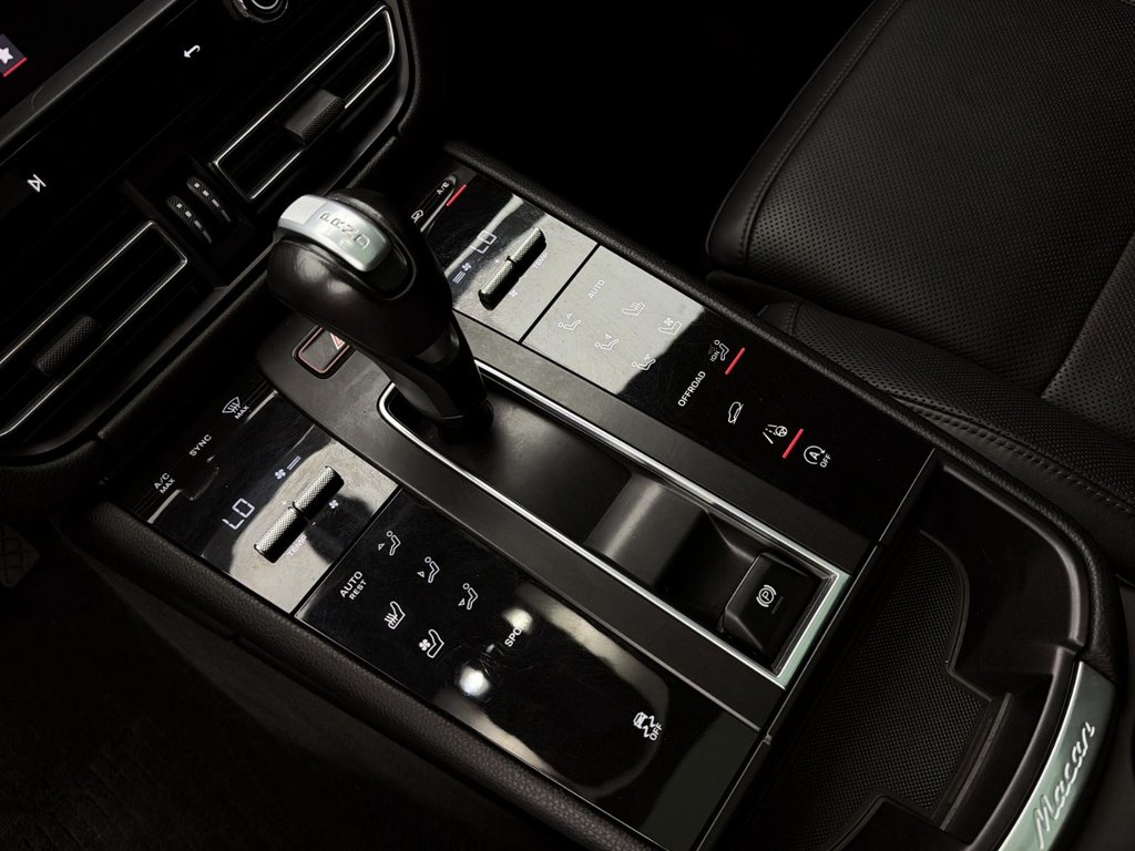 Porsche Macan  2023 à Laval, Québec - 20 - w1024h768px