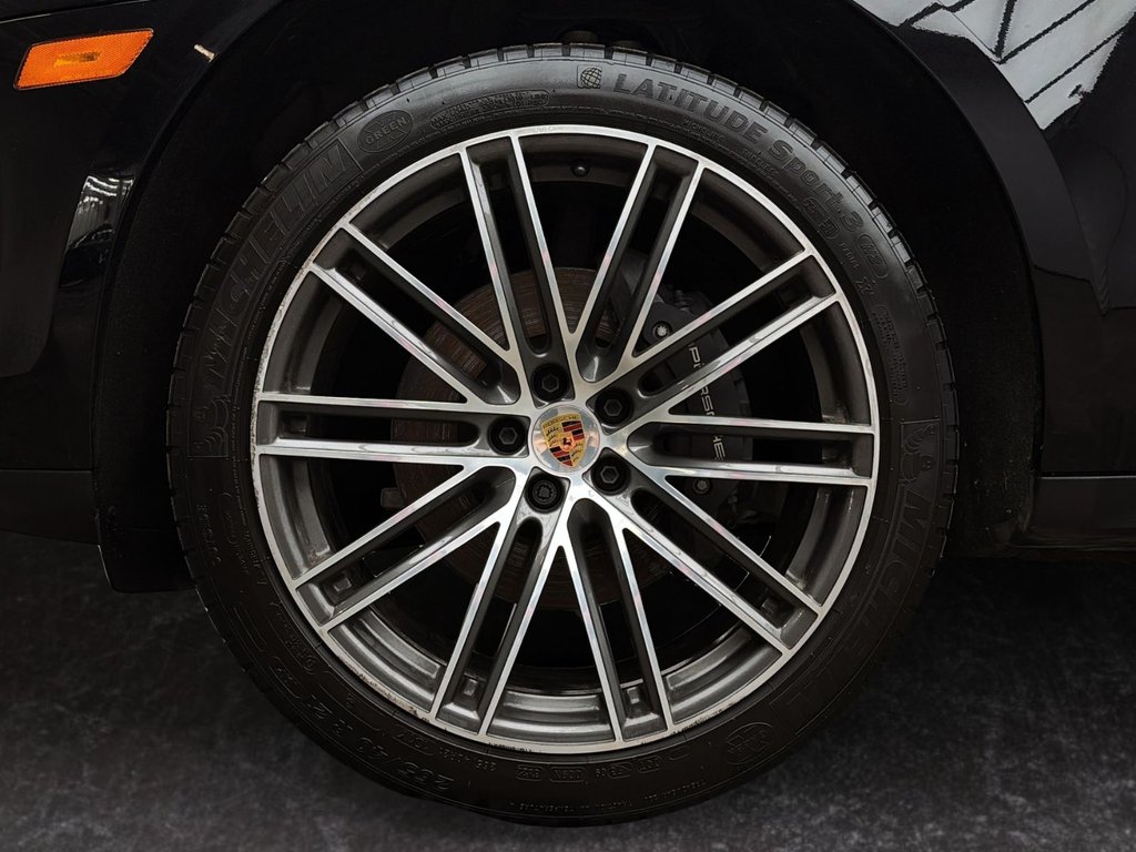 Porsche Macan  2023 à Laval, Québec - 10 - w1024h768px