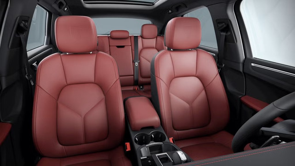 2023 Porsche Macan in Laval, Quebec - 2 - w1024h768px