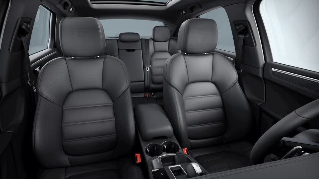 Porsche Macan  2023 à Laval, Québec - 2 - w1024h768px