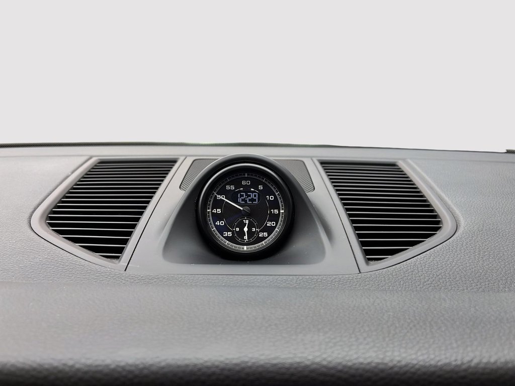 2023 Porsche Macan in Laval, Quebec - 20 - w1024h768px