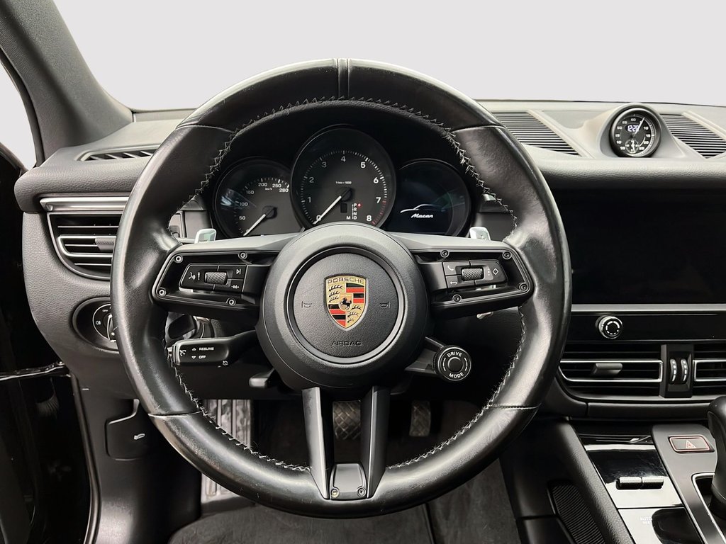 2023 Porsche Macan in Laval, Quebec - 15 - w1024h768px