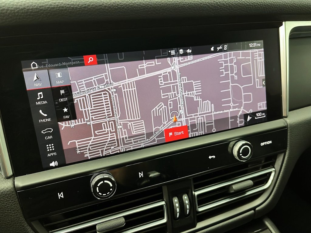 2023 Porsche Macan in Laval, Quebec - 21 - w1024h768px