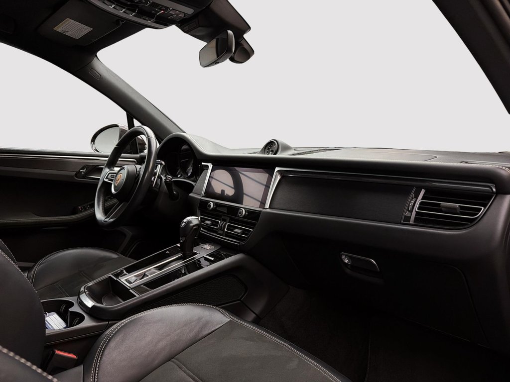 Porsche Macan GTS 2023 à Laval, Québec - 23 - w1024h768px