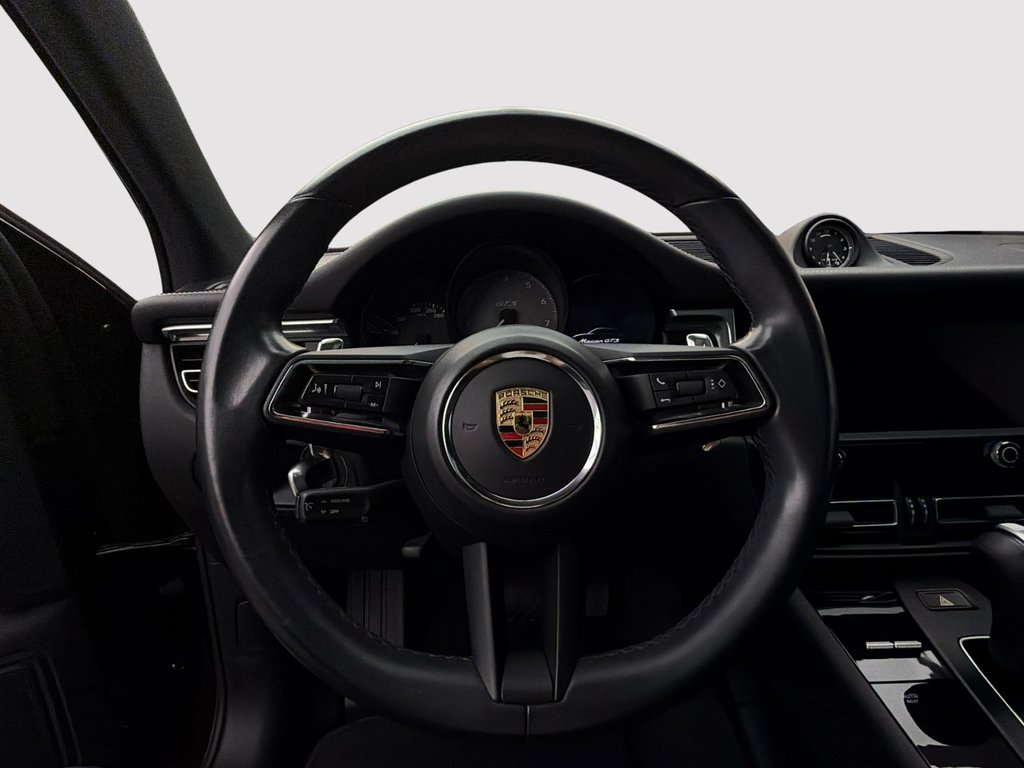 Porsche Macan GTS 2023 à Laval, Québec - 15 - w1024h768px