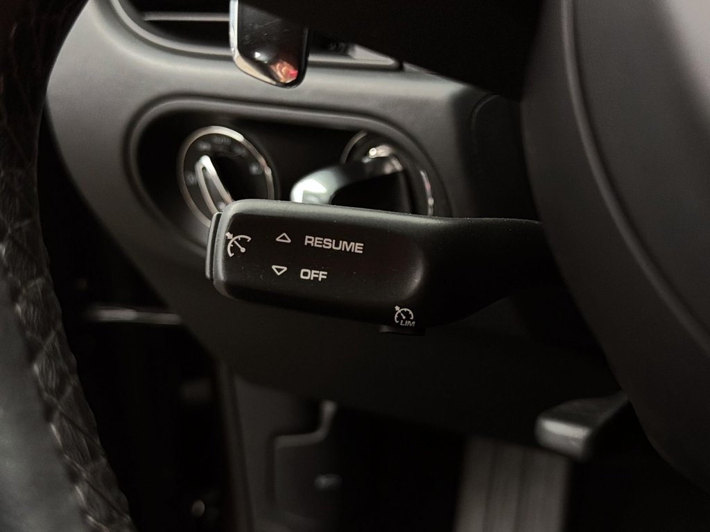 Porsche Macan GTS 2023 à Laval, Québec - 17 - w1024h768px