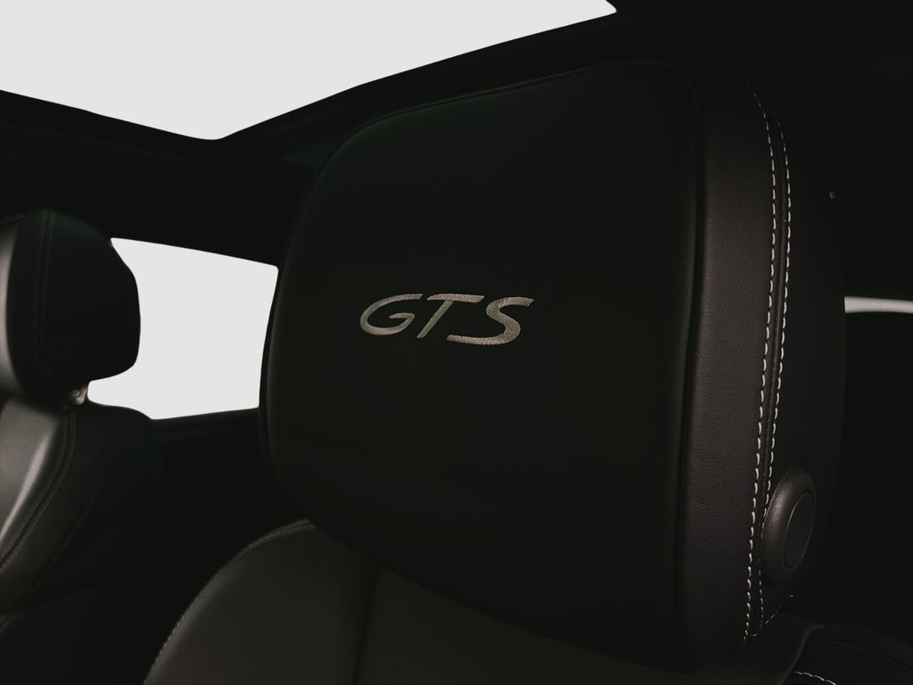 Porsche Macan GTS 2023 à Laval, Québec - 25 - w1024h768px