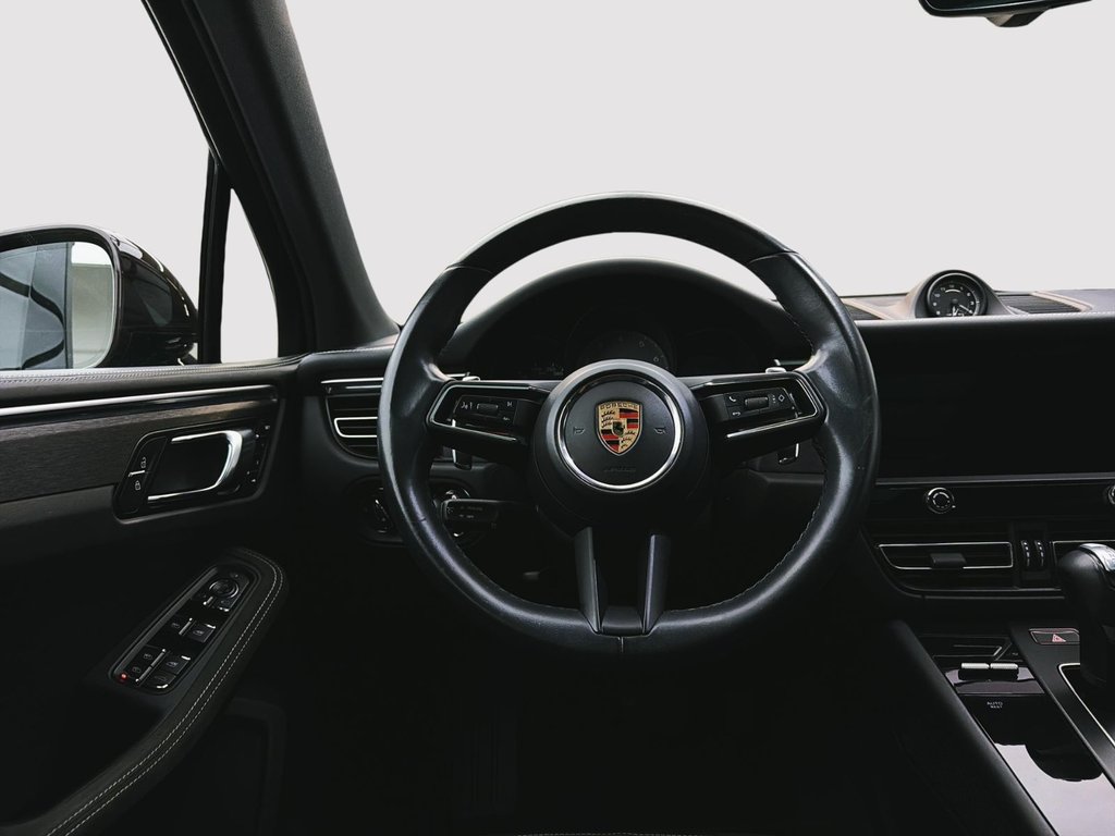 Porsche Macan GTS 2023 à Laval, Québec - 14 - w1024h768px