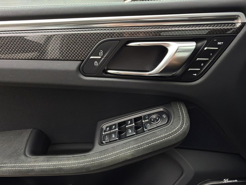 2023 Porsche Macan GTS in Laval, Quebec - 30 - w1024h768px