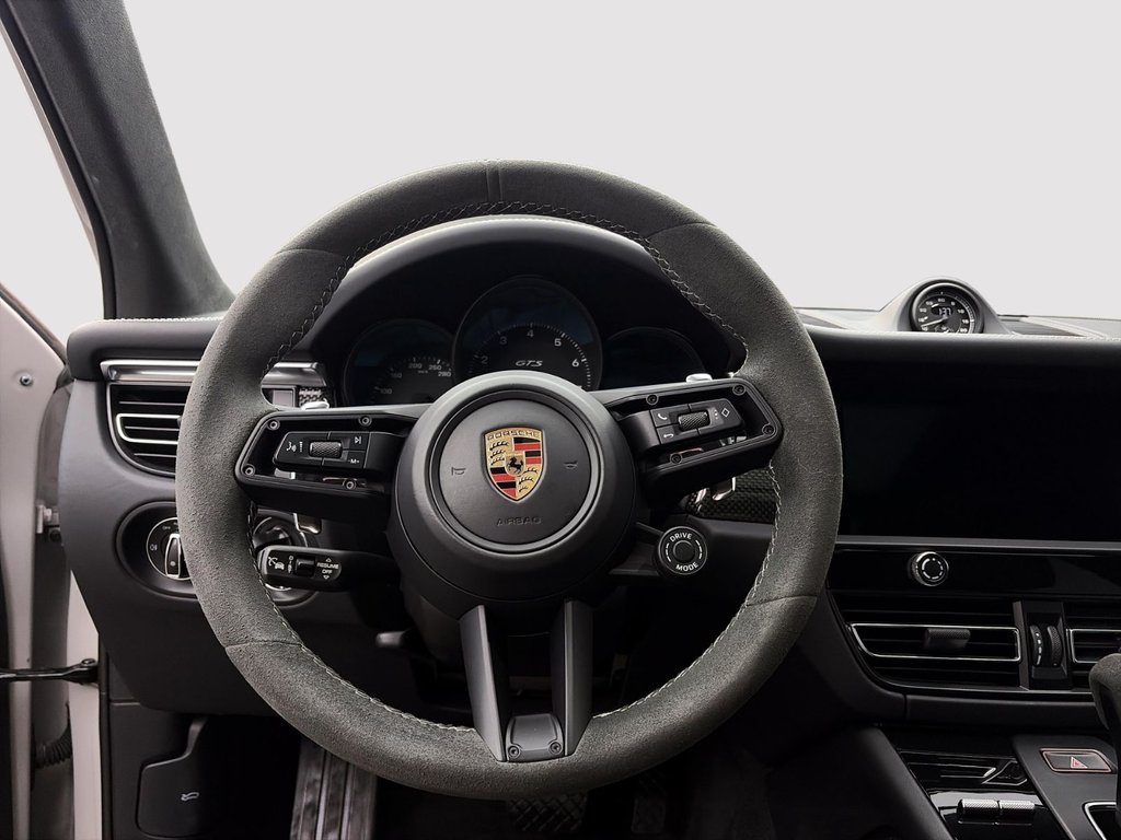 2023 Porsche Macan GTS in Laval, Quebec - 16 - w1024h768px