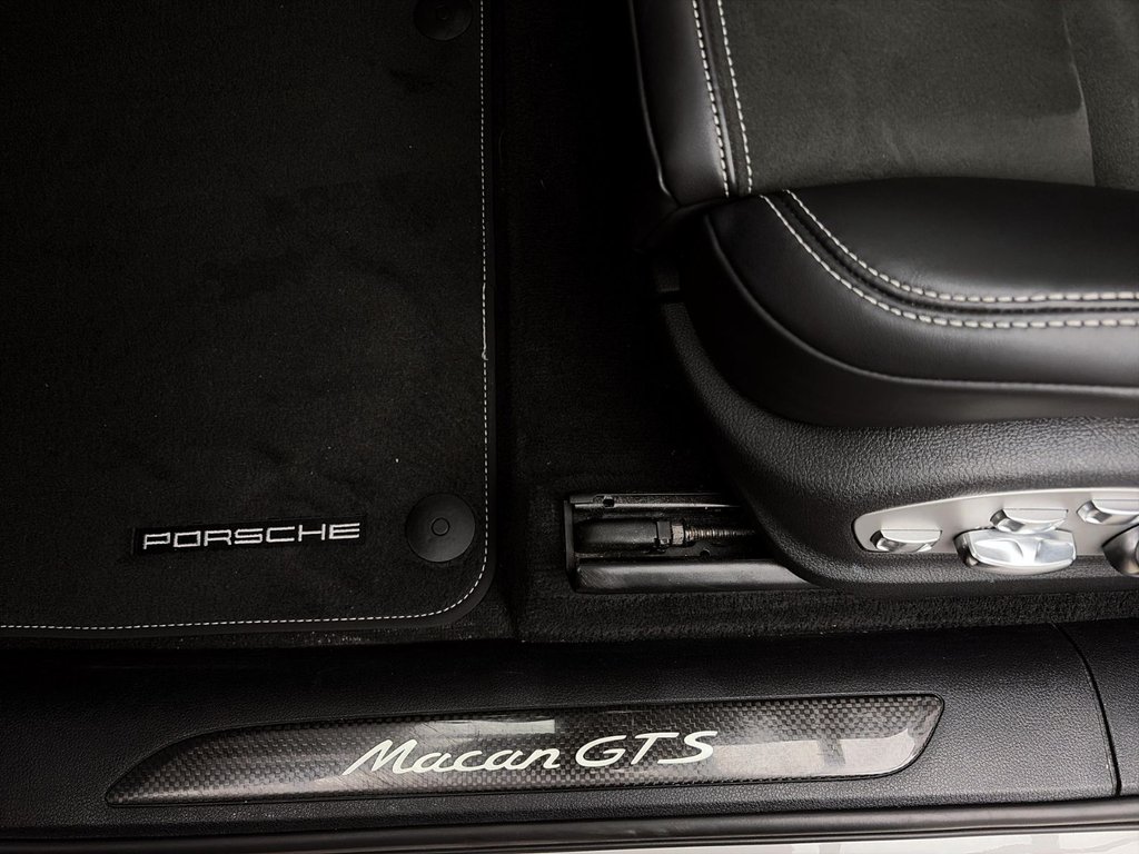 2023 Porsche Macan GTS in Laval, Quebec - 31 - w1024h768px