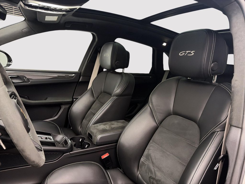 2023 Porsche Macan GTS in Laval, Quebec - 5 - w1024h768px