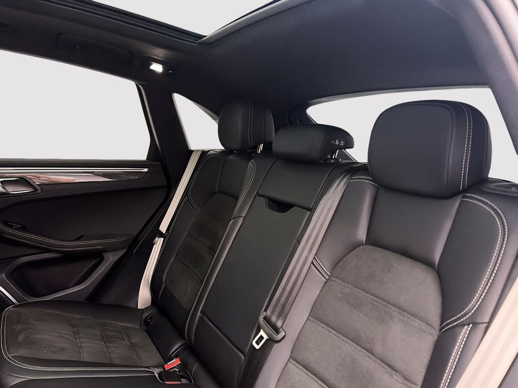 2023 Porsche Macan GTS in Laval, Quebec - 25 - w1024h768px