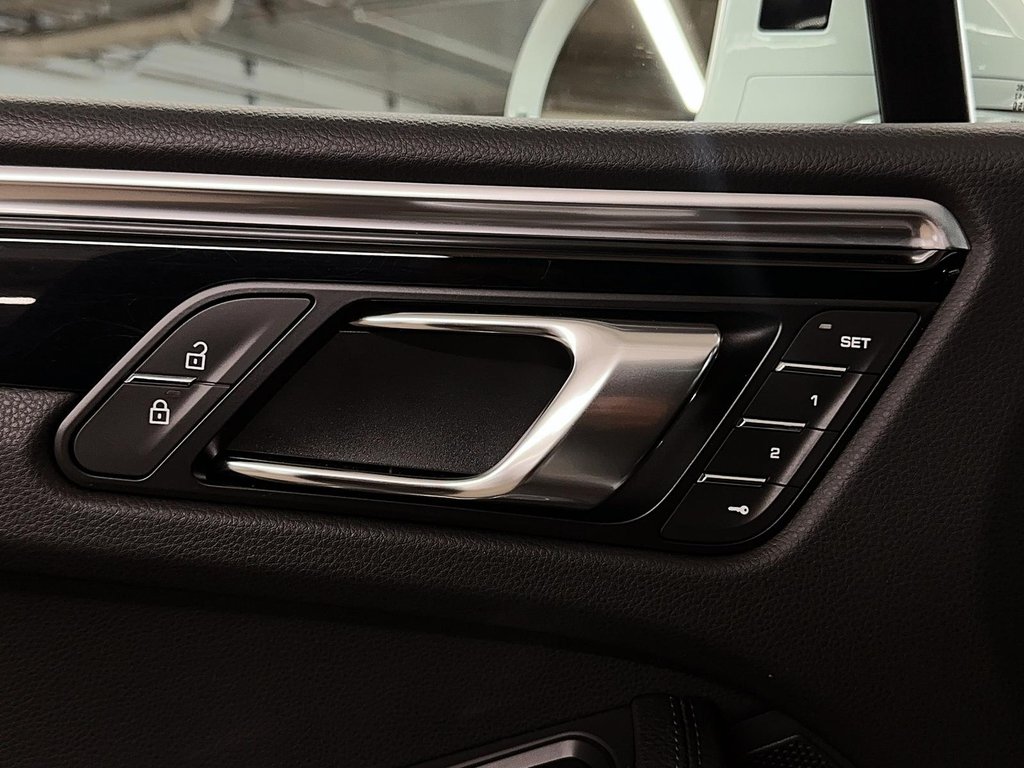 Porsche Macan S  V6 Premium Package Plus 2024 à Laval, Québec - 29 - w1024h768px