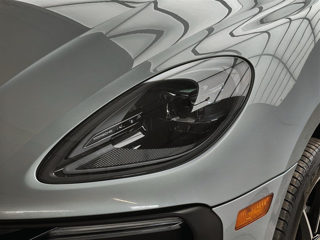 Porsche Macan Premium Package Plus 2024 à Laval, Québec - 10 - w1024h768px