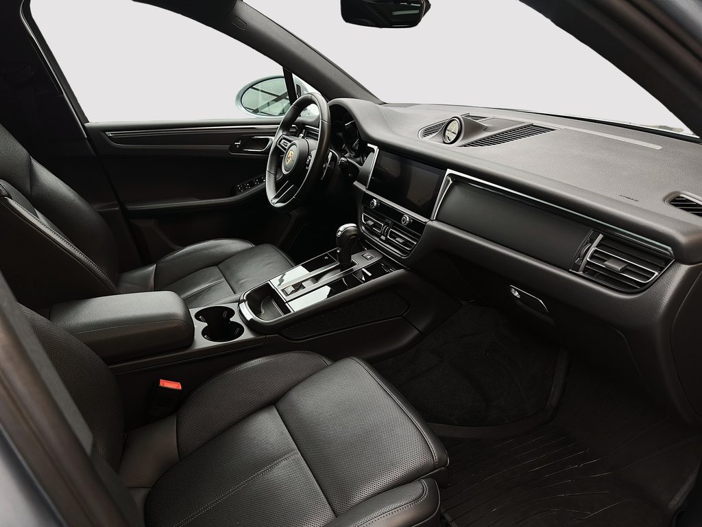 Porsche Macan Premium Package Plus 2024 à Laval, Québec - 25 - w1024h768px