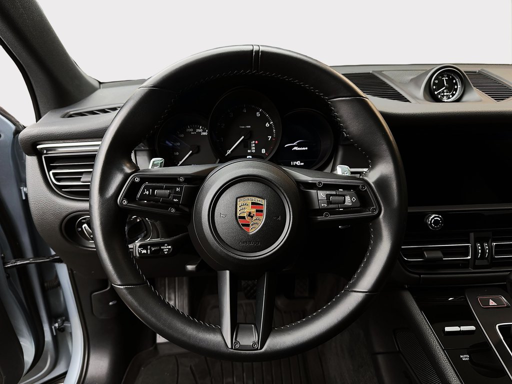 Porsche Macan Premium Package Plus 2024 à Laval, Québec - 16 - w1024h768px